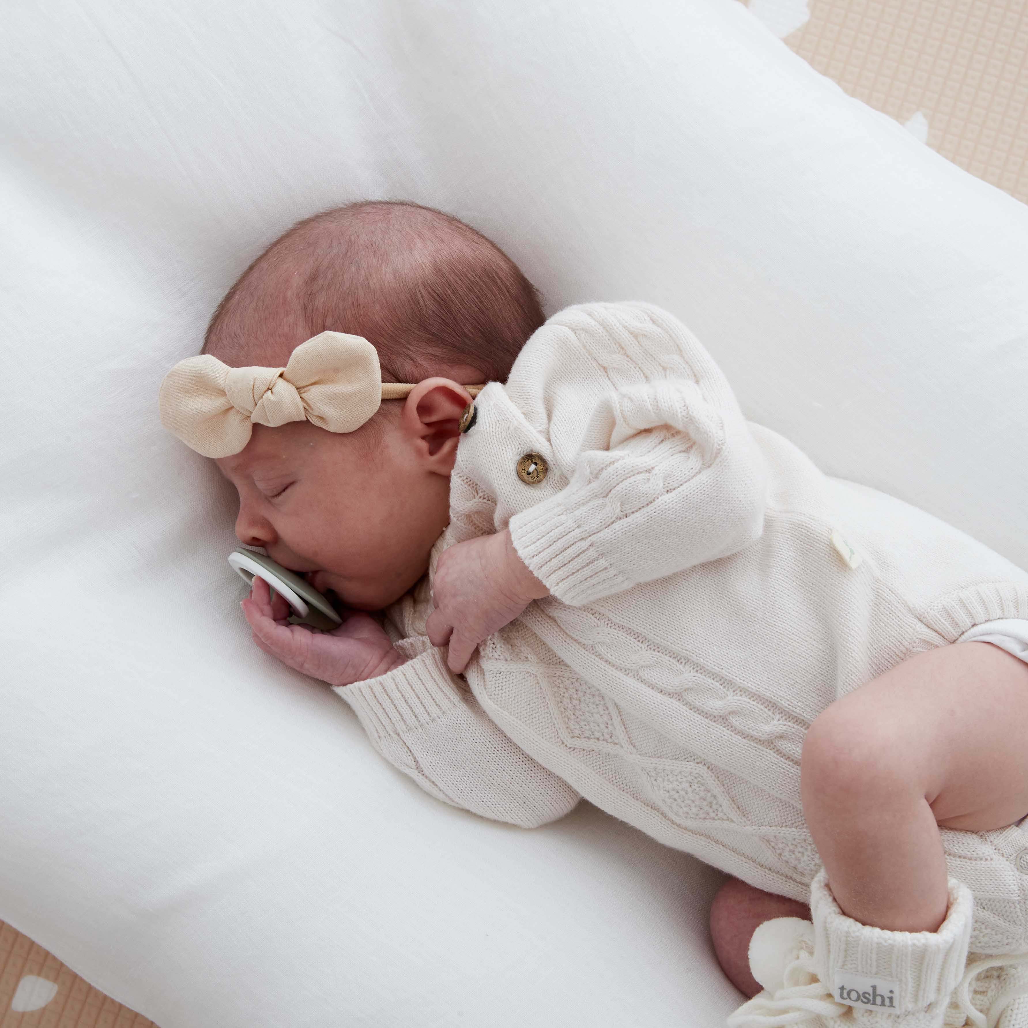 Baby Lounger + Linen Cover - White