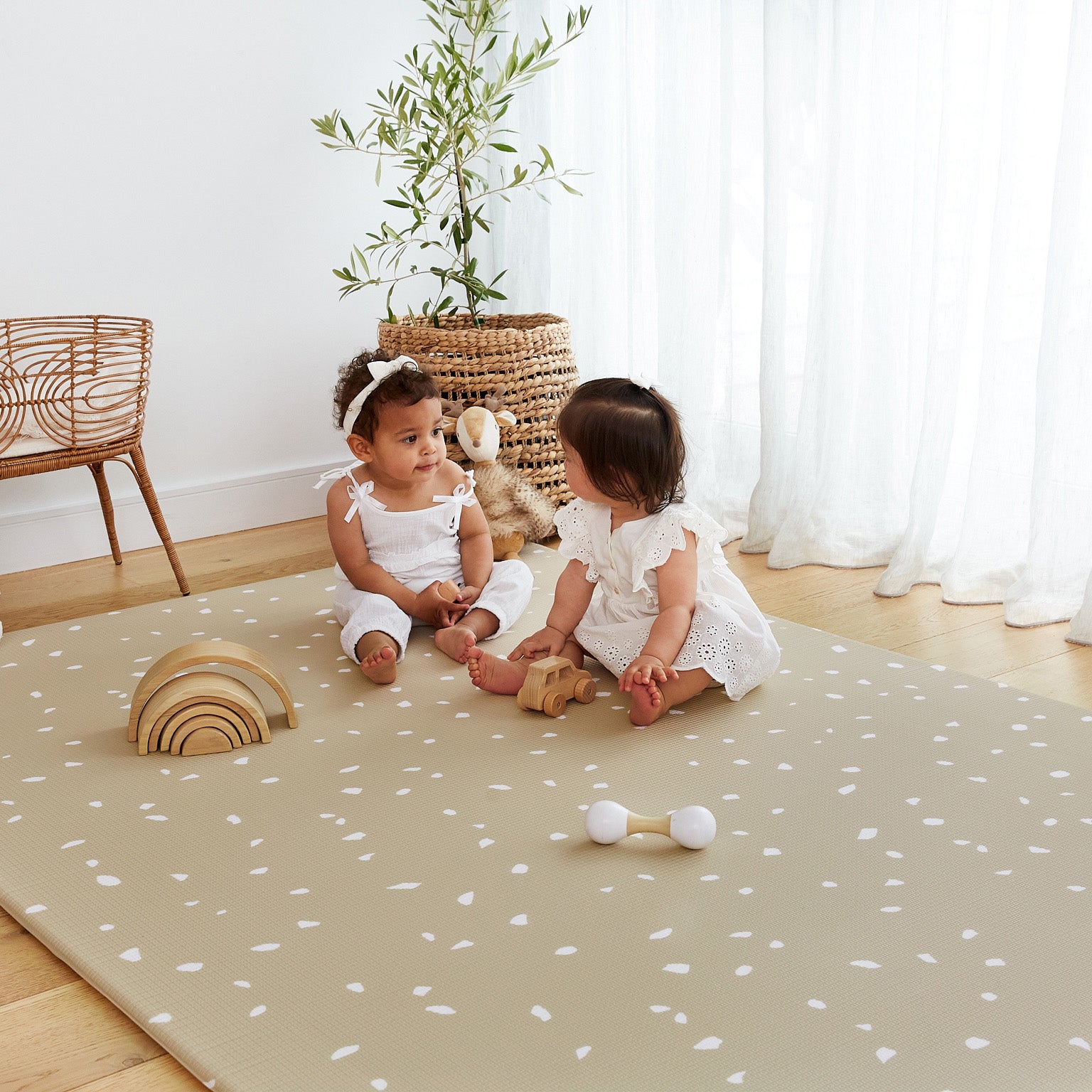 Brush Strokes / Terrazzo Biscotti Play Mat (Large)